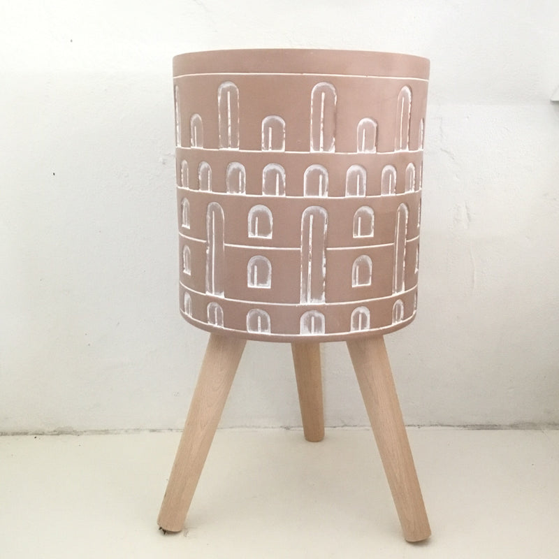 Pisano composite pot with legs