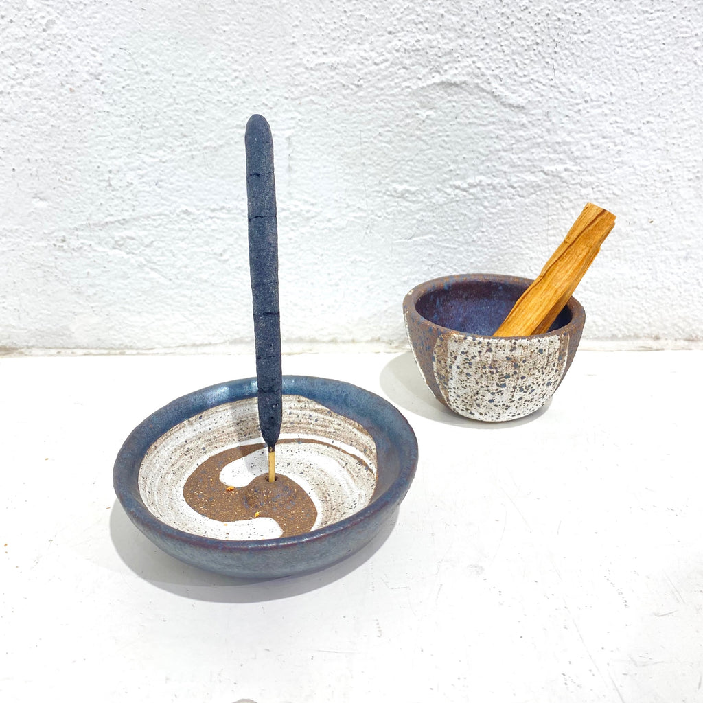 Incausa - Smudge Bowl & Incense Holder - Black and White