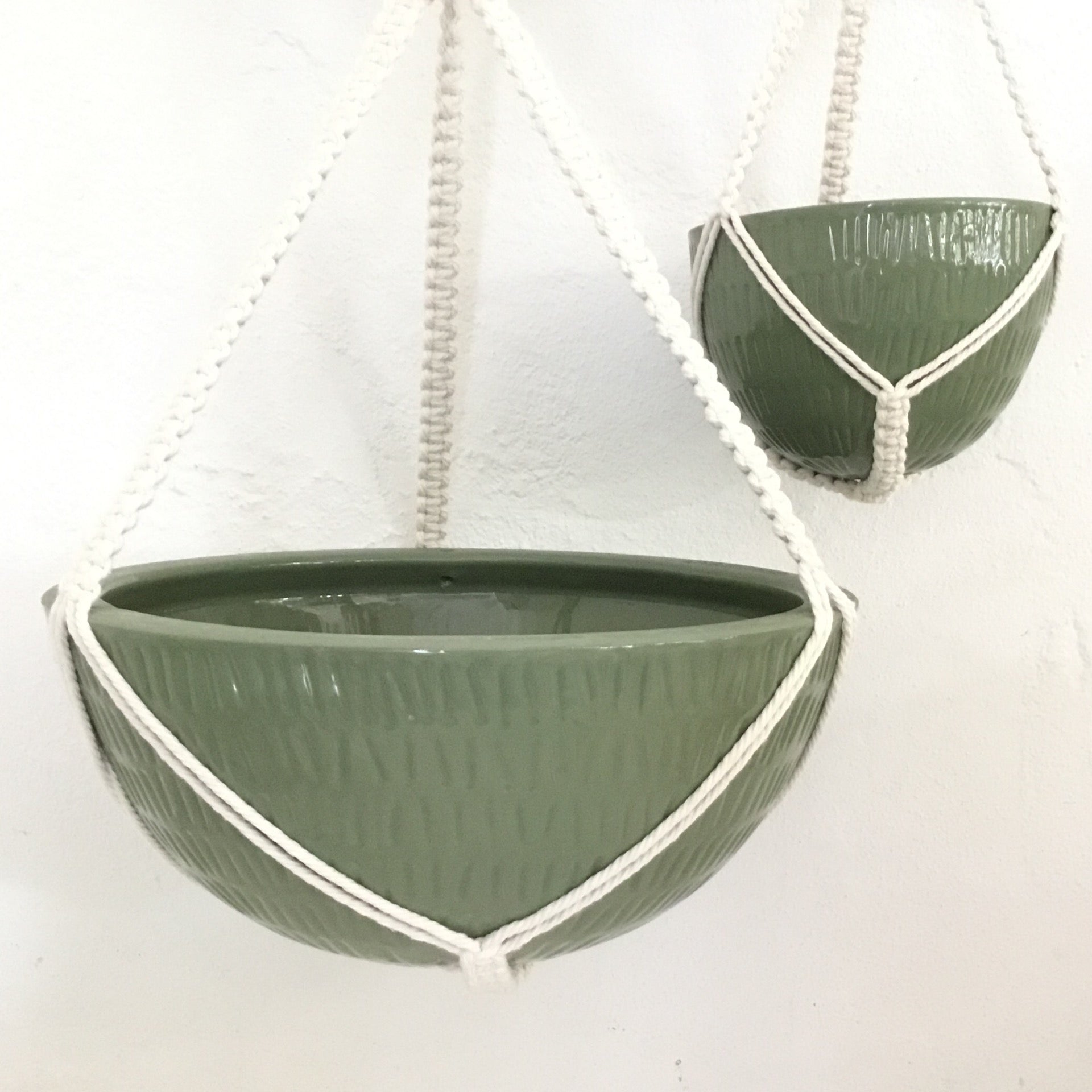 angus & celeste hanging planter Angus & Celeste - Macrame hanging pot